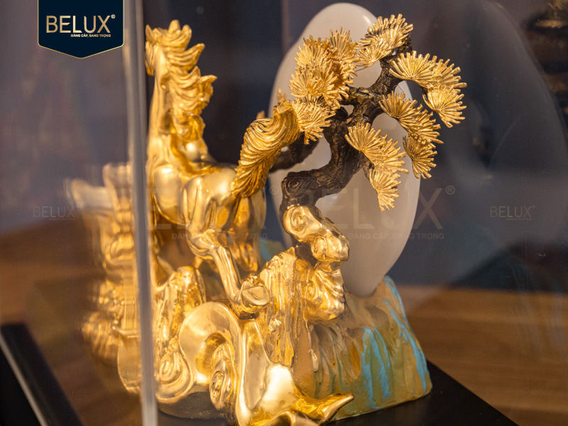 Tượng Ngựa Phong Vân Dát Vàng 24k – Bản Hào Ca Của Sự Thành Công Và Thịnh Vượng